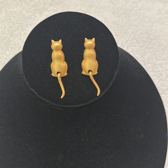 Cat Dancing Tail Earrings - Picture 2 of 5